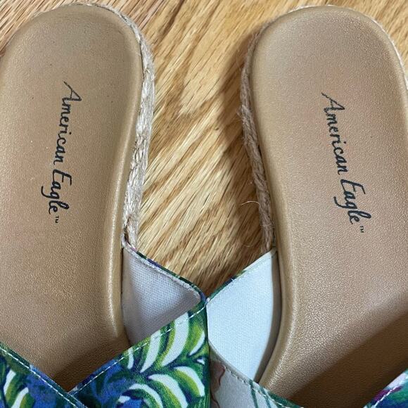 American Eagle tropical floral fabric cross strap sandals 6 - Picture 2 of 4